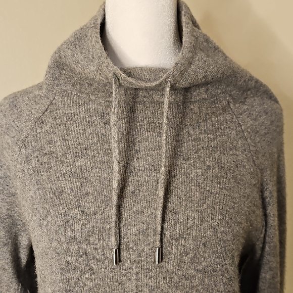 Ann Taylor Wool Blend Funnel Neck Gray Sweater Sz M - Picture 2 of 8